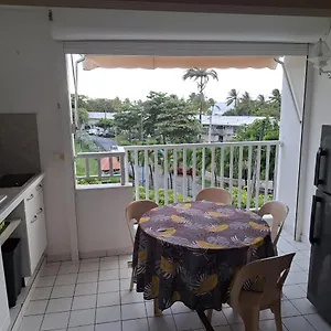https://studio-cosy-les-pieds-dans-leau-a-lautre-bord.comcaribbean.com